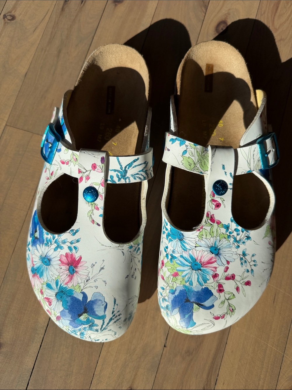 Womens Floral White Leather Clogs Slipons